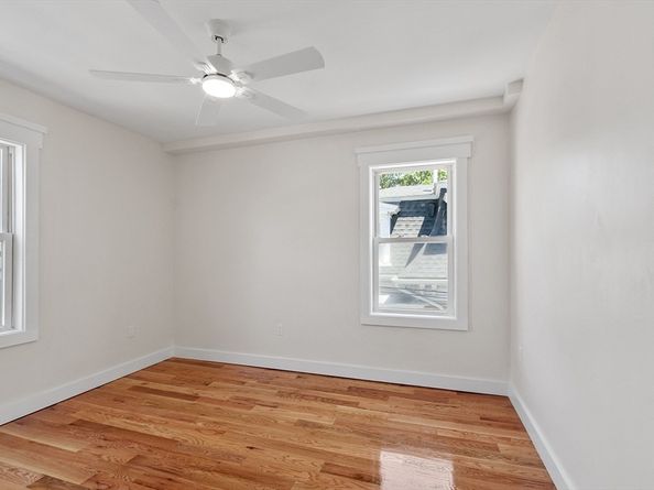 67 Essex St 1, Salem MA 01970