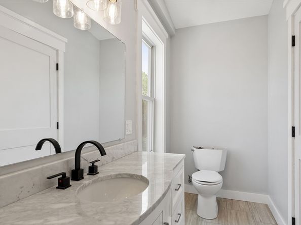 67 Essex St 1, Salem MA 01970