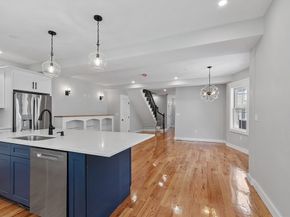 67 Essex St 1, Salem MA 01970