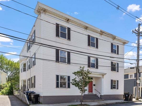 67 Essex St 1, Salem MA 01970