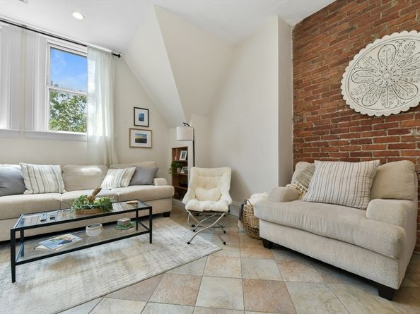 1774 Beacon St 6, Brookline MA 02445
