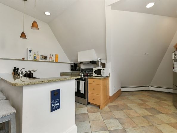 1774 Beacon St 6, Brookline MA 02445