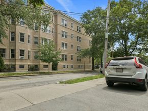 1774 Beacon St 6, Brookline MA 02445