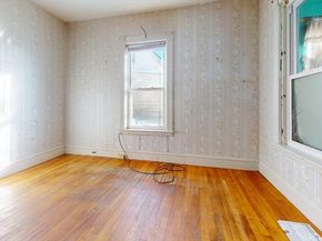 91 Fox St, Worcester MA 01604