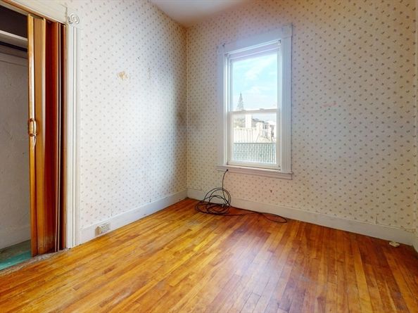 91 Fox St, Worcester MA 01604