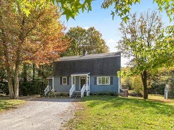 28 Holly Dr