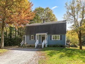 28 Holly Dr, Gardner MA 01440