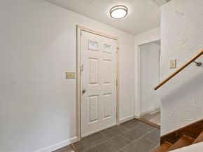 28 Holly Dr, Gardner MA 01440