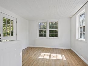 28 Holly Dr, Gardner MA 01440