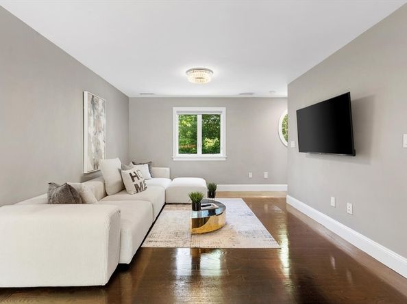 7 Freeman Street, Lynnfield MA 01940