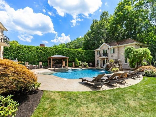 7 Freeman Street, Lynnfield MA 01940