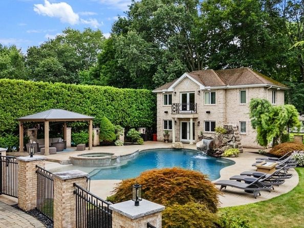 7 Freeman Street, Lynnfield MA 01940