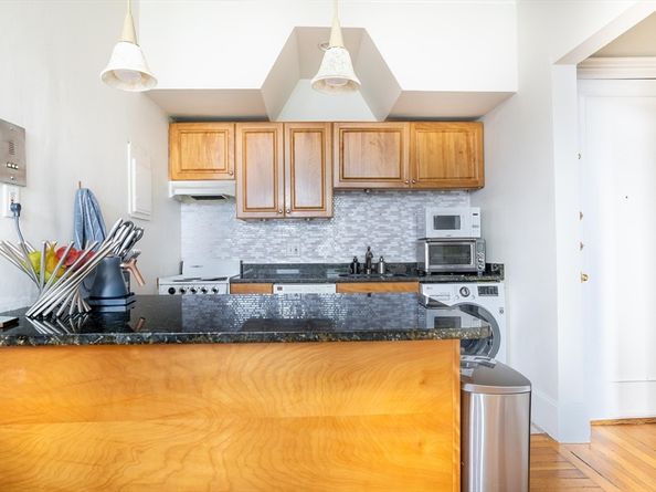 7 Hereford 8, Boston MA 02115