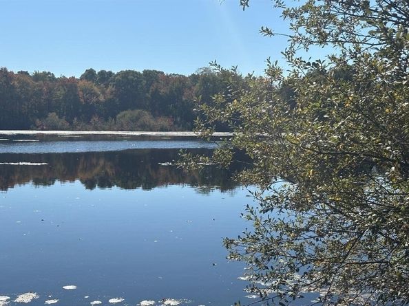 27 Ell Rd, Holbrook MA 02343