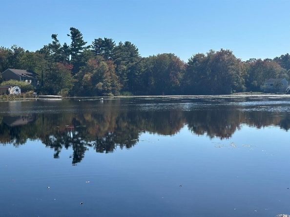 27 Ell Rd, Holbrook MA 02343