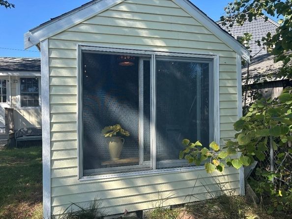 27 Ell Rd, Holbrook MA 02343
