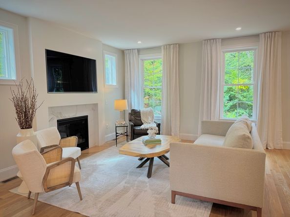 7 Mill Park Pl, Westford MA 01886