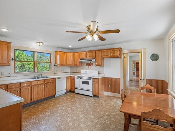 17 Oak Street, Westborough MA 01581