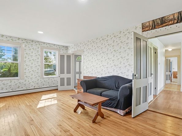 17 Oak Street, Westborough MA 01581