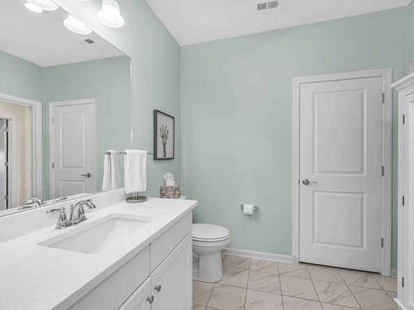 3112 Peters Farm Way 112, Westborough MA 01581