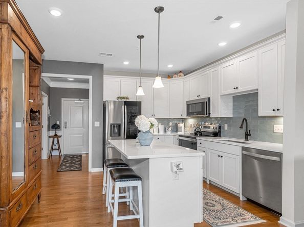 3112 Peters Farm Way 112, Westborough MA 01581