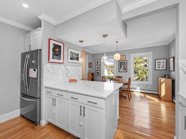 17 Circuit Ave 2, Newton MA 02461