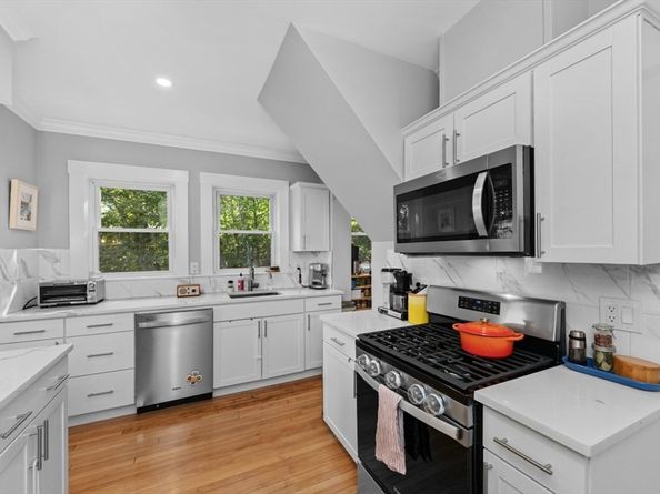 17 Circuit Ave 2, Newton MA 02461