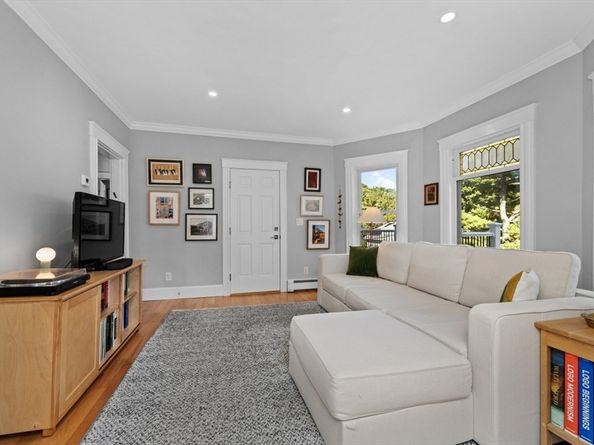 17 Circuit Ave 2, Newton MA 02461
