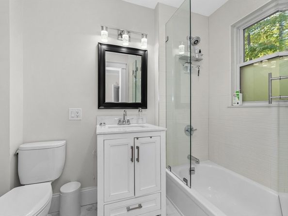 17 Circuit Ave 2, Newton MA 02461