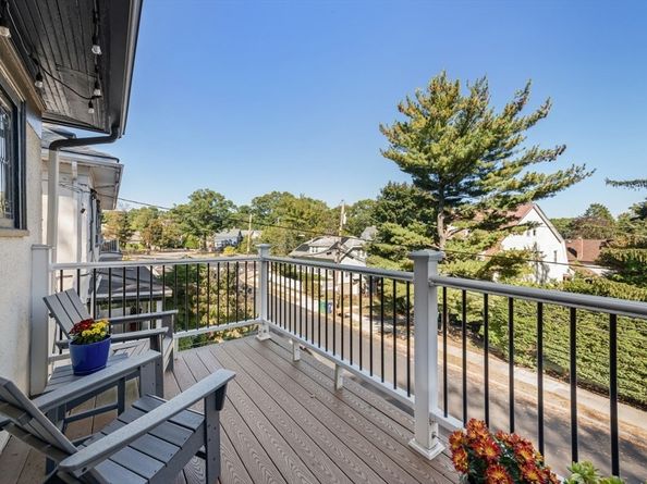 17 Circuit Ave 2, Newton MA 02461