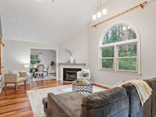 45 Winterberry Way, Bedford MA 01730