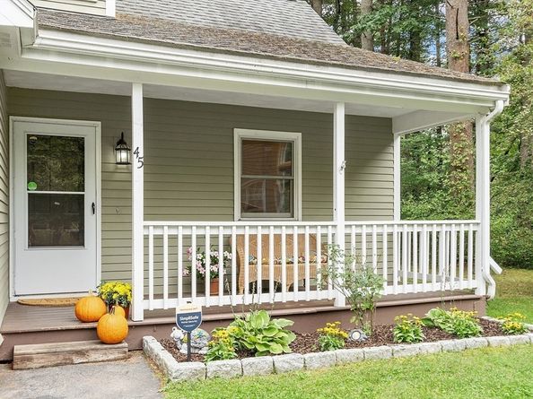 45 Winterberry Way, Bedford MA 01730