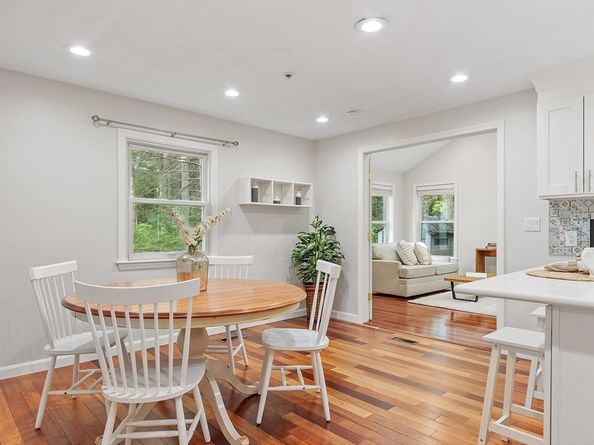 45 Winterberry Way, Bedford MA 01730