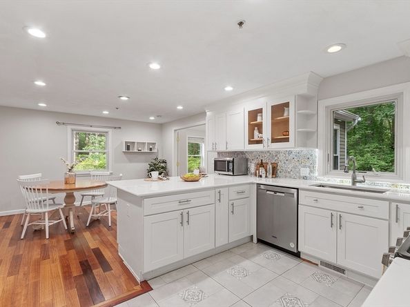 45 Winterberry Way, Bedford MA 01730