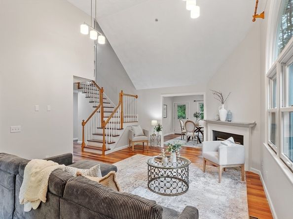 45 Winterberry Way, Bedford MA 01730