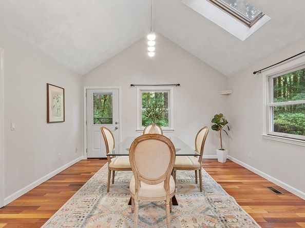 45 Winterberry Way, Bedford MA 01730
