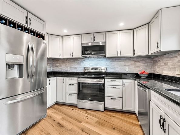126 Merrimac 9, Newburyport MA 01950