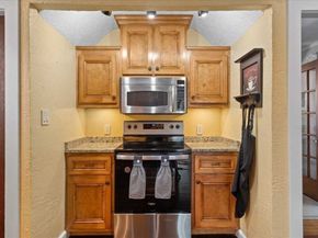 860 Pleasant St, Worcester MA 01602