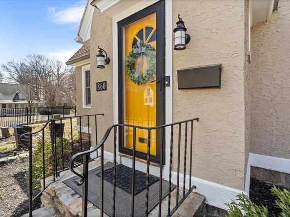860 Pleasant St, Worcester MA 01602