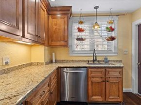 860 Pleasant St, Worcester MA 01602