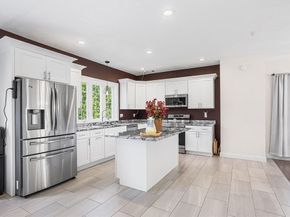 39 Hycrest Rd, Charlton MA 01507