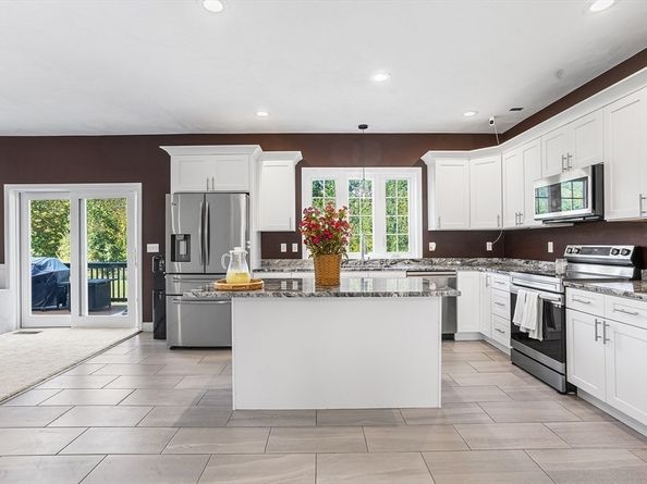 39 Hycrest Rd, Charlton MA 01507