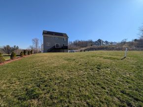 39 Hycrest Rd, Charlton MA 01507