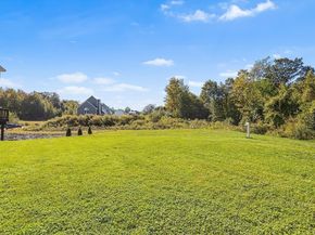 39 Hycrest Rd, Charlton MA 01507