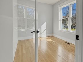 42 High St, Shrewsbury MA 01545