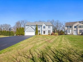 16 Blackstone Ln, Grafton MA 01560