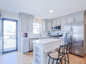 2 Walter G Wiede St 1, Chelmsford MA 01863