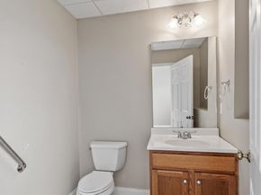 1 Victoria Drive 22, Leicester MA 01542