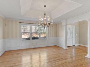 1 Victoria Drive 22, Leicester MA 01542
