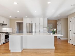 1 Victoria Drive 22, Leicester MA 01542